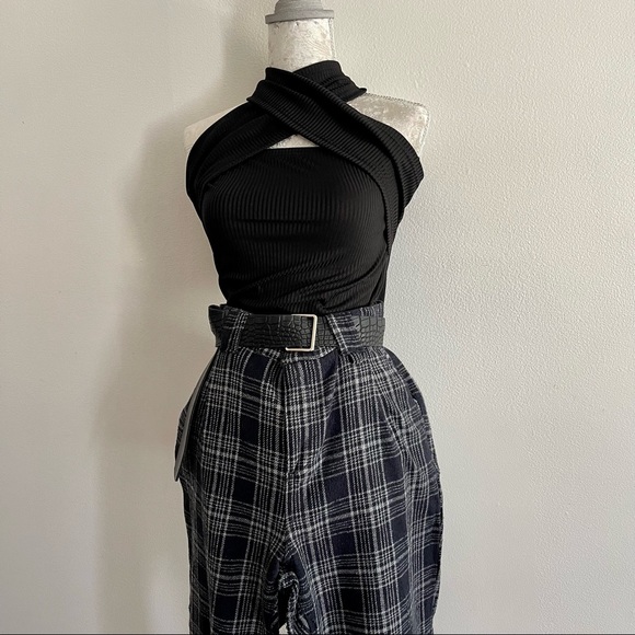 CrissCross Crop Top - Picture 2 of 6